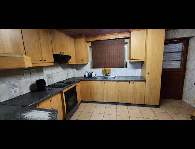 4 BEDROOM HOUSE FOR SALE IN MITCHELLS PLAIN CENTRAL